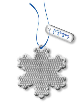 Hengerefleks hardbrikke blank formet som et snøkrystall var Trygg Trafikk sin hengerefleks til Refleksdagen 2007. Med tag Trygg Trafikk og Refleksdagen 2007